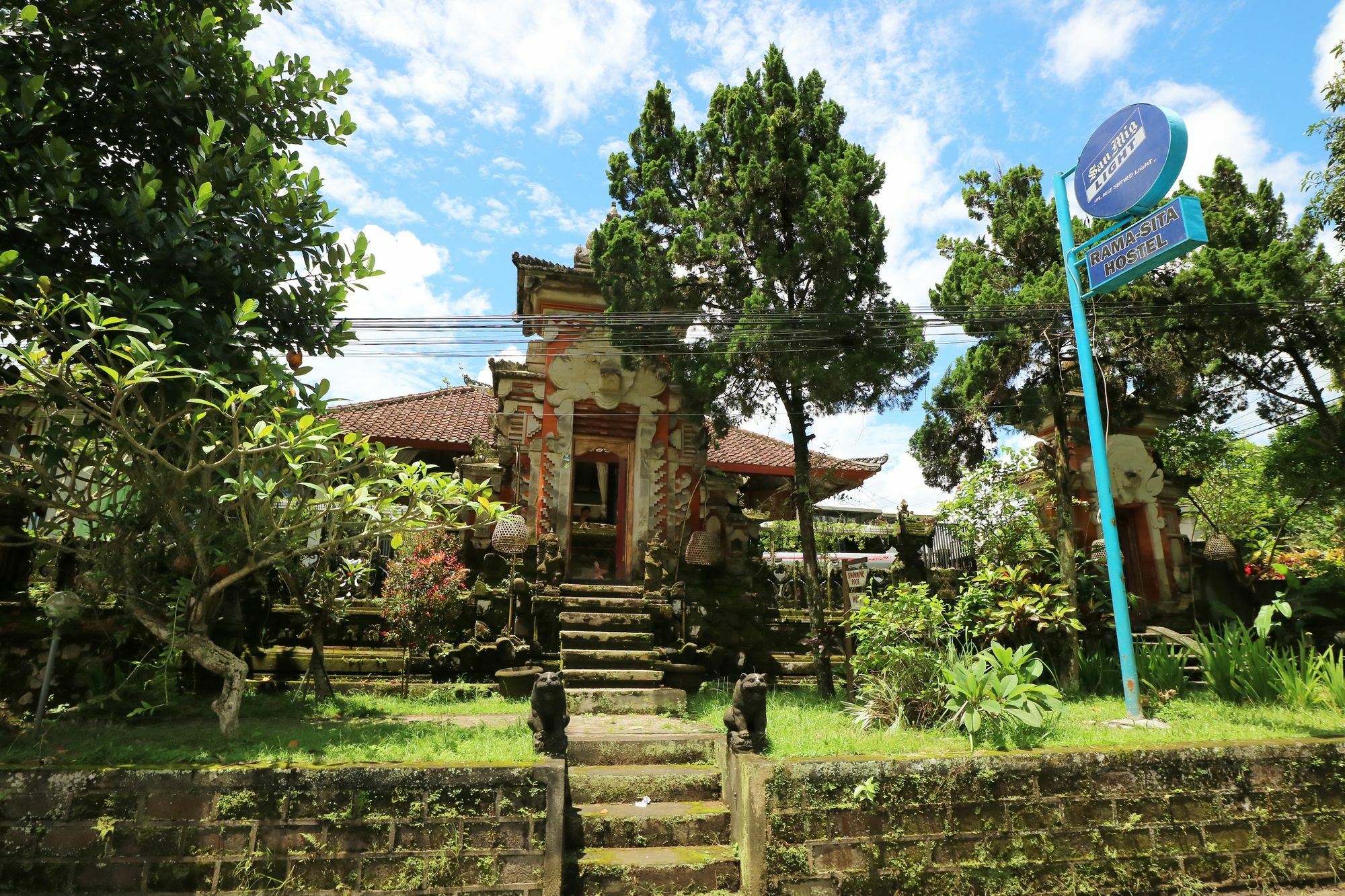 Ubud Kartini Hostel Exterior photo
